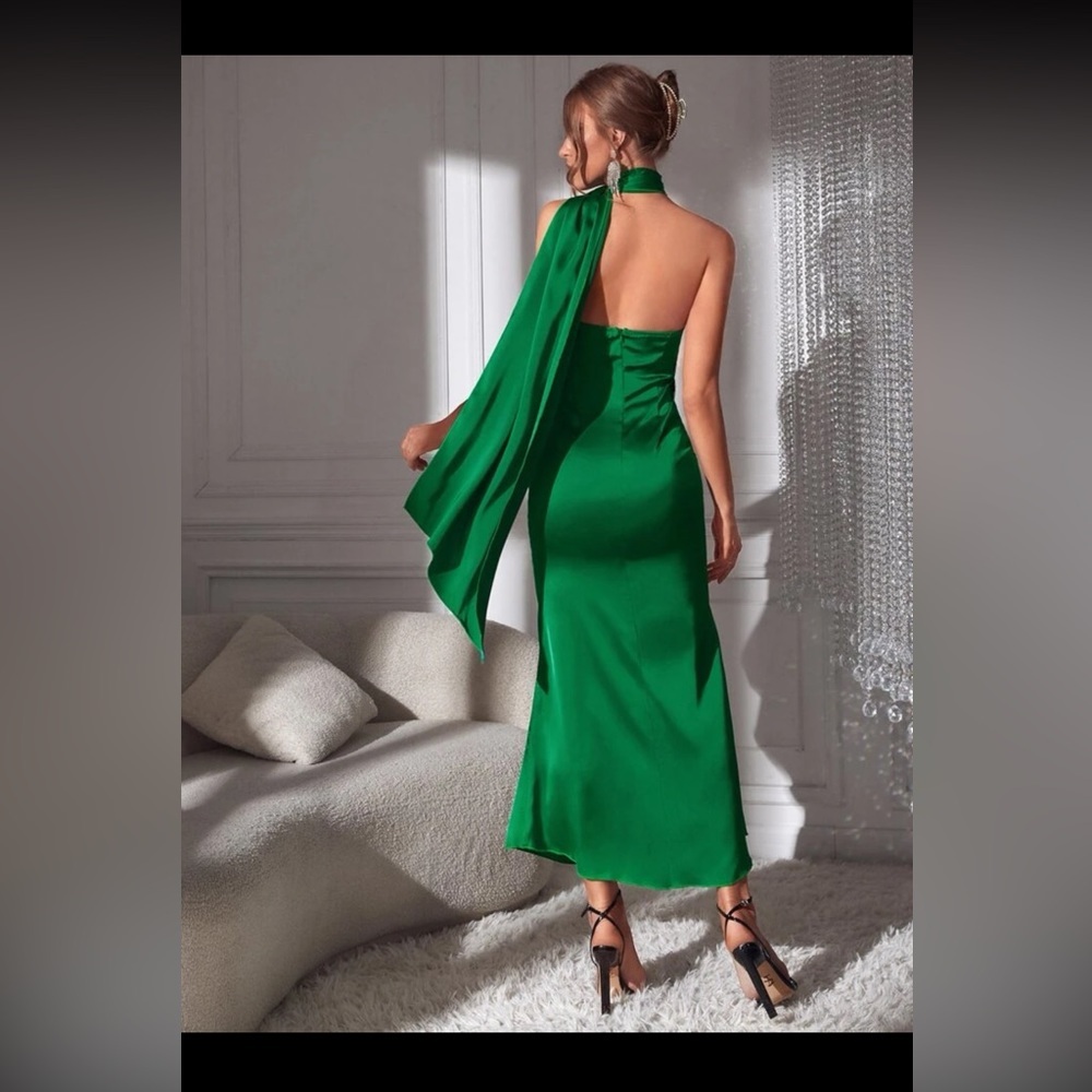 NWT BELLE Asymmetrical Detail Halter Neck Backless Satin Dress - Picture 4 of 5